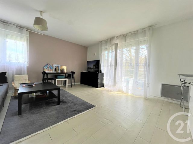 Appartement F2 à vendre - 2 pièces - 47.82 m2 - TREMBLAY EN FRANCE - 93 - ILE-DE-FRANCE - Century 21 Villeparimo