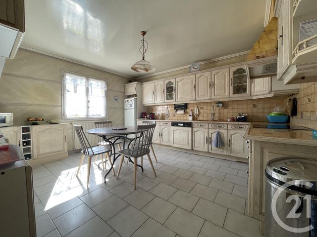 maison à vendre - 8 pièces - 189.39 m2 - TREMBLAY EN FRANCE - 93 - ILE-DE-FRANCE - Century 21 Villeparimo