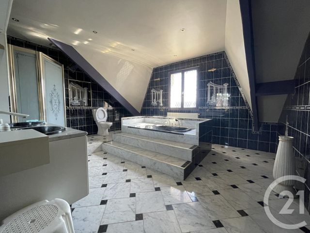 maison à vendre - 8 pièces - 189.39 m2 - TREMBLAY EN FRANCE - 93 - ILE-DE-FRANCE - Century 21 Villeparimo