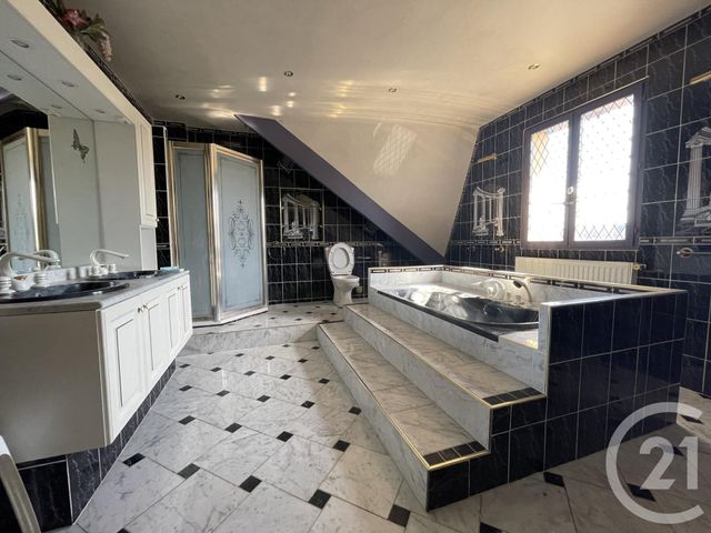 maison à vendre - 8 pièces - 189.39 m2 - TREMBLAY EN FRANCE - 93 - ILE-DE-FRANCE - Century 21 Villeparimo