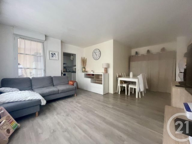 Appartement F3 à vendre - 3 pièces - 59.64 m2 - VILLEPARISIS - 77 - ILE-DE-FRANCE - Century 21 Villeparimo