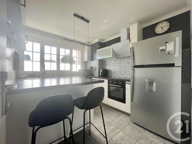 maison à vendre - 9 pièces - 197.7 m2 - LIVRY GARGAN - 93 - ILE-DE-FRANCE - Century 21 Villeparimo