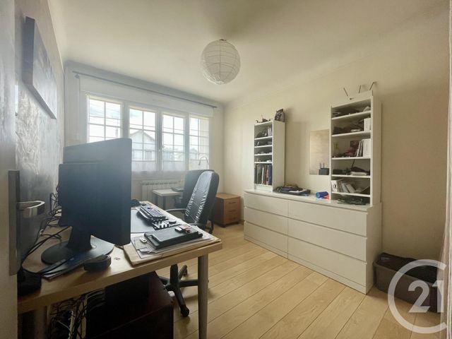 maison à vendre - 9 pièces - 197.7 m2 - LIVRY GARGAN - 93 - ILE-DE-FRANCE - Century 21 Villeparimo